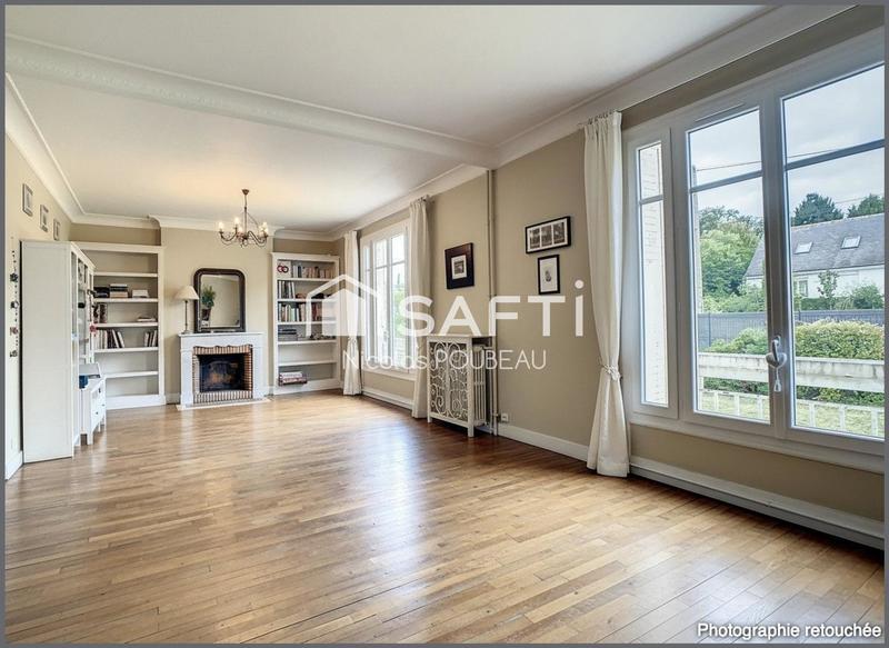 Maison - 240 m² - 9 pièces