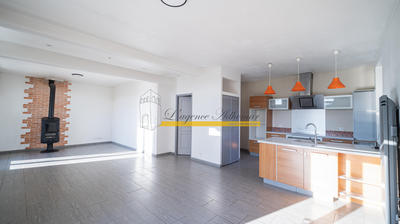 Maison - 97 m² - 4 pièces