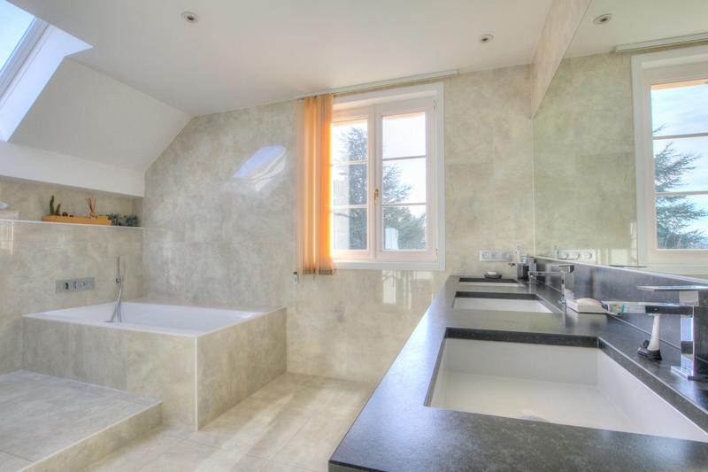 Villa - 240 m² - 7 pièces