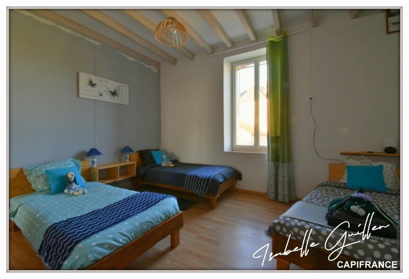 Maison - 352 m² - 9 pièces