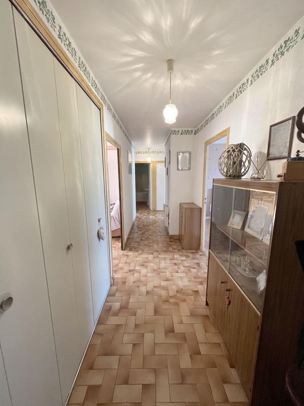 Appartement - 95 m² - 8 pièces