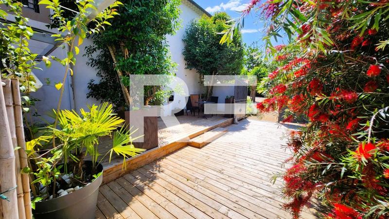 Propriété - 393 m² - 15 pièces