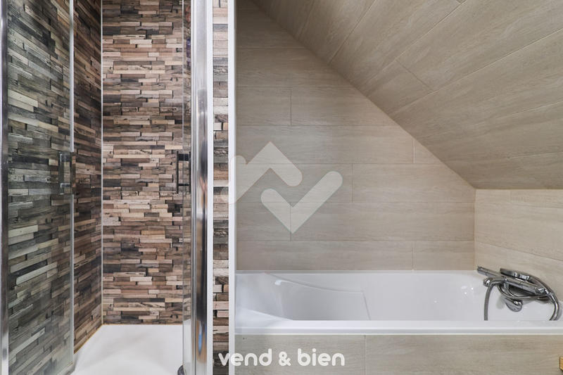 Maison - 121 m² - 6 pièces