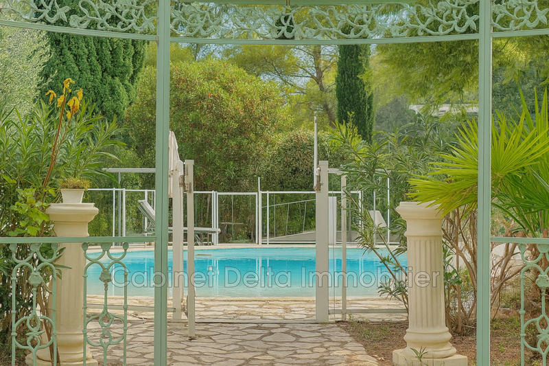 Maison - 267 m² - 6 pièces