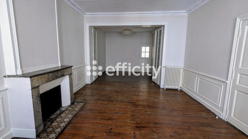 Maison - 201 m² - 7 pièces