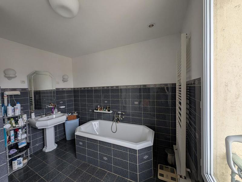 Maison - 180 m² - 7 pièces