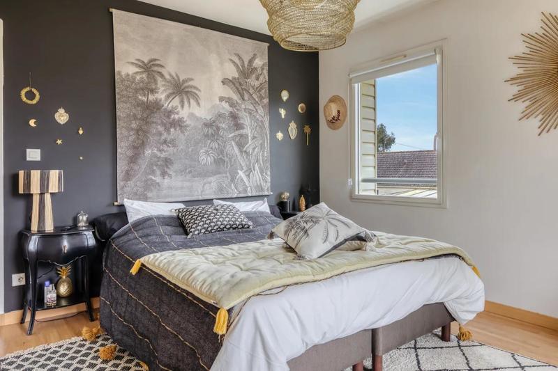 Maison - 235 m² - 7 pièces