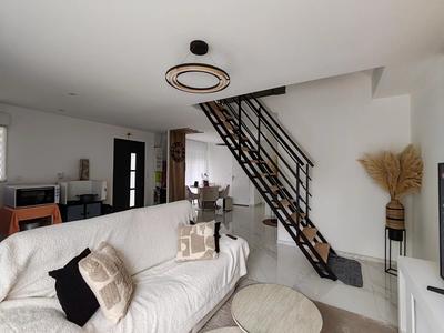 Maison - 91 m² - 4 pièces