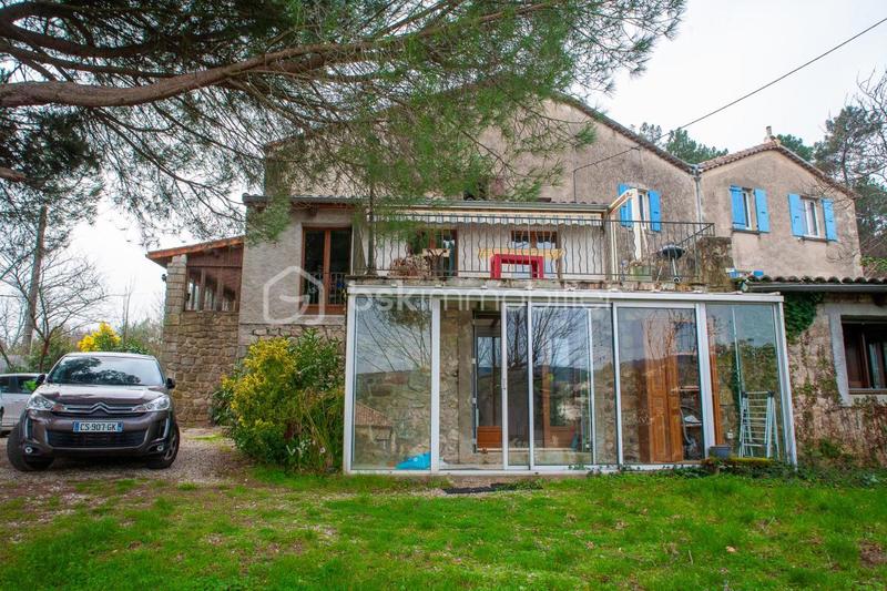 Maison - 151 m² - 7 pièces