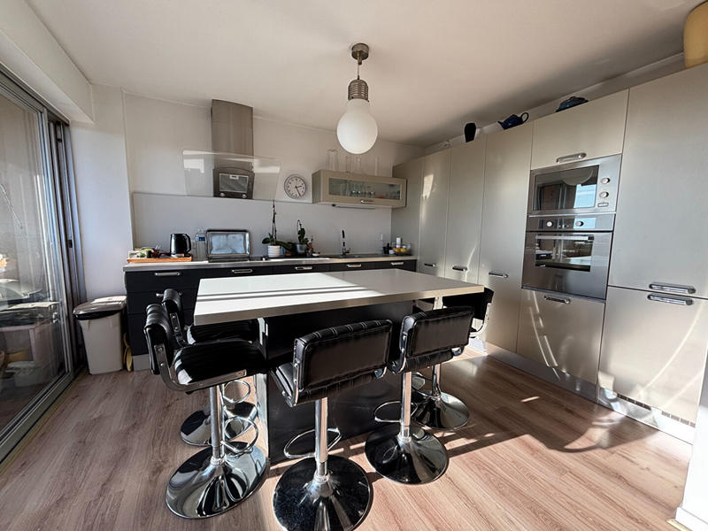 Appartement - 100 m² - 5 pièces