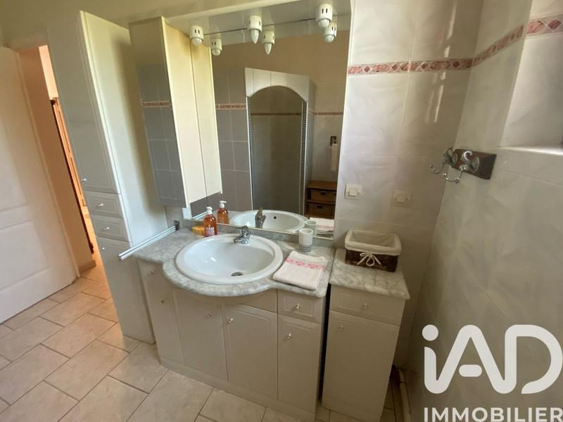 Maison - 204 m² - 9 pièces