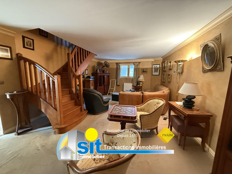 Maison - 265 m² - 8 pièces