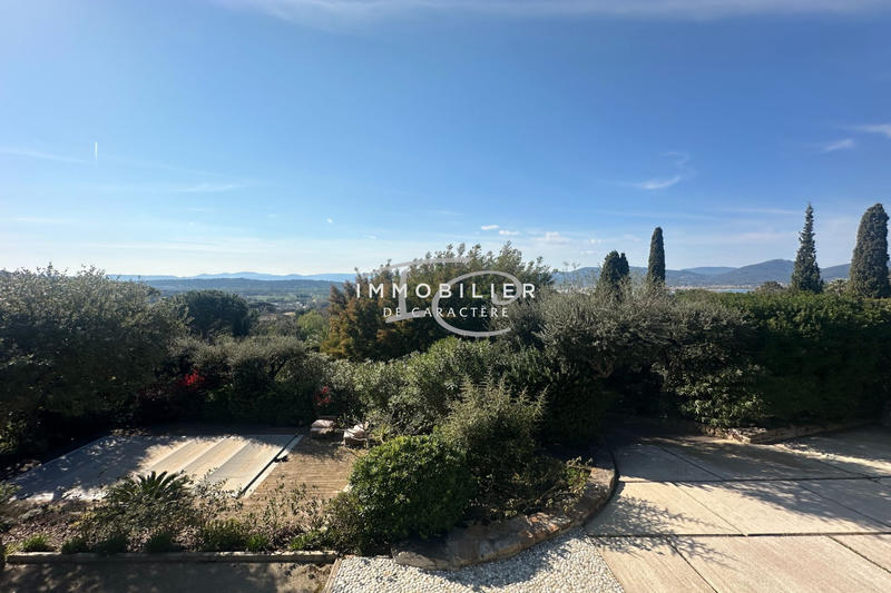 Maison - 200 m² - 6 pièces