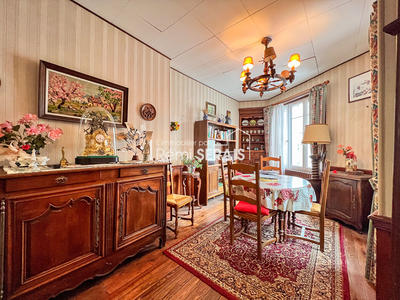 Maison - 187 m² - 7 pièces