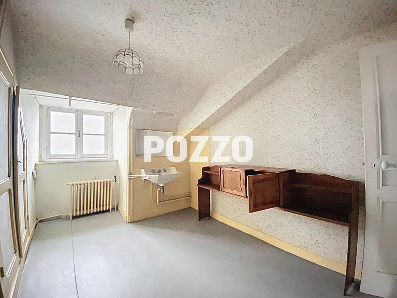 Maison - 171 m² - 8 pièces