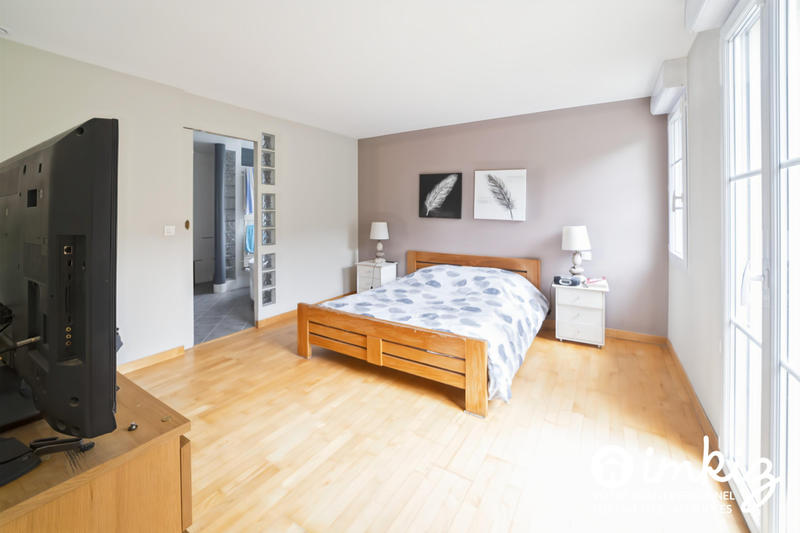 Maison - 180 m² - 7 pièces