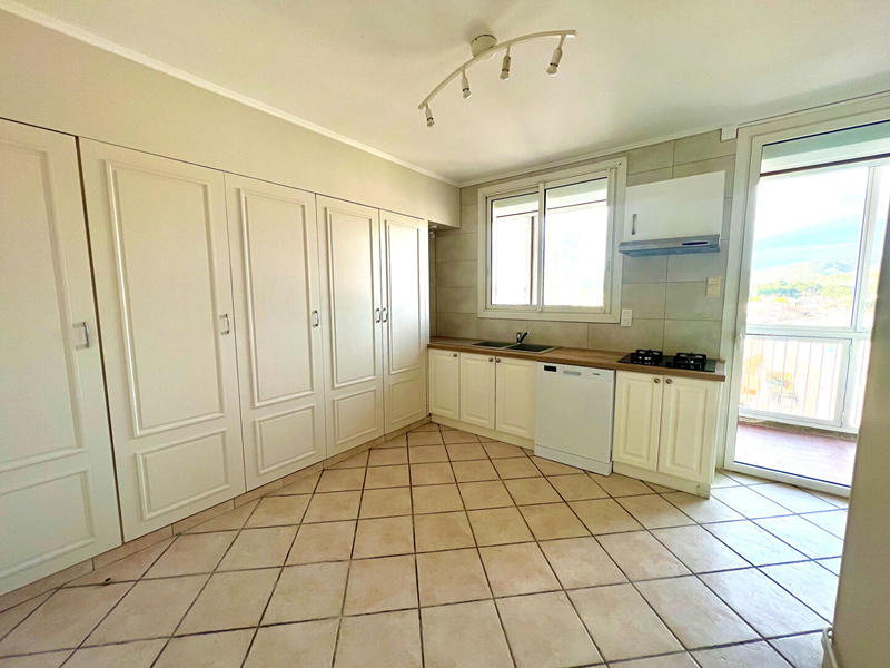 Appartement - 99 m² - 4 pièces