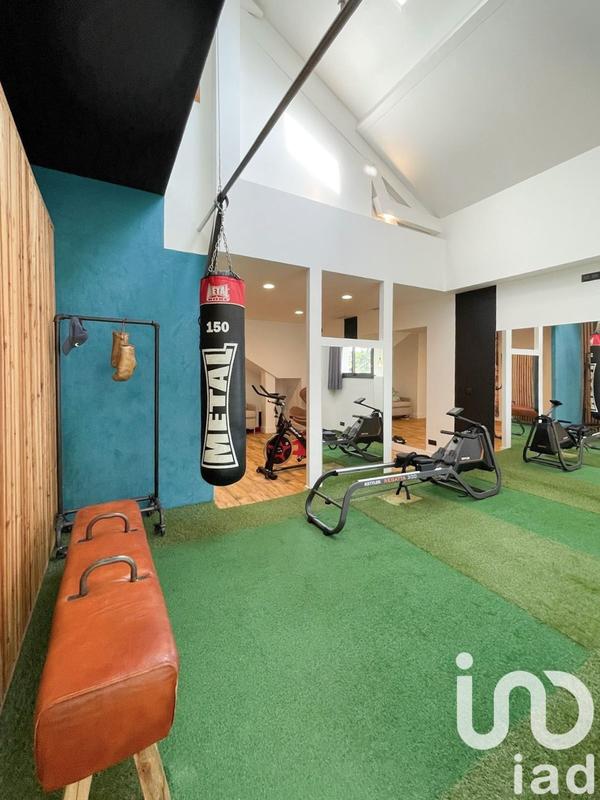 Maison - 590 m² - 11 pièces