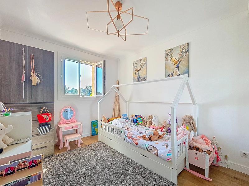 Maison - 236 m² - 9 pièces