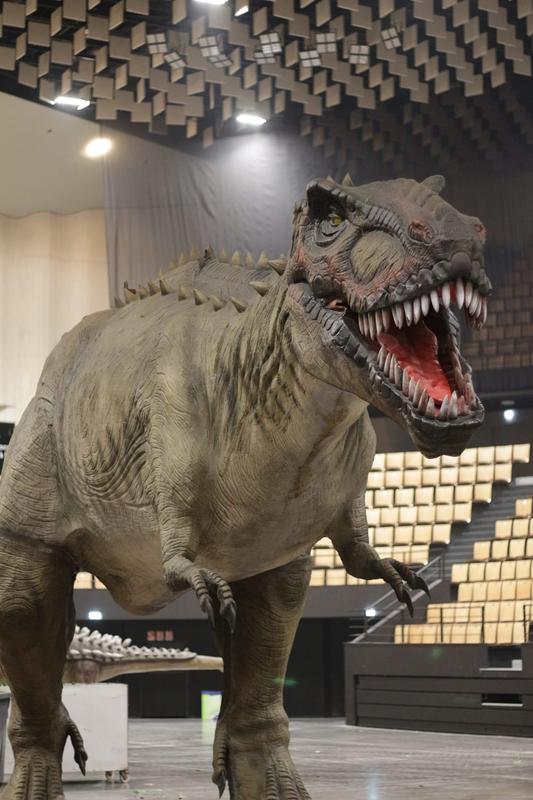 Le monde est Dinosaures