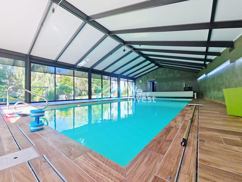 Maison - 445 m² - 7 pièces