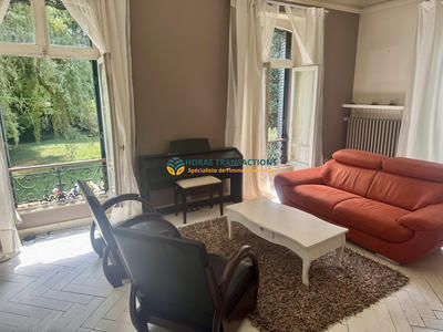 Maison - 468 m² - 10 pièces