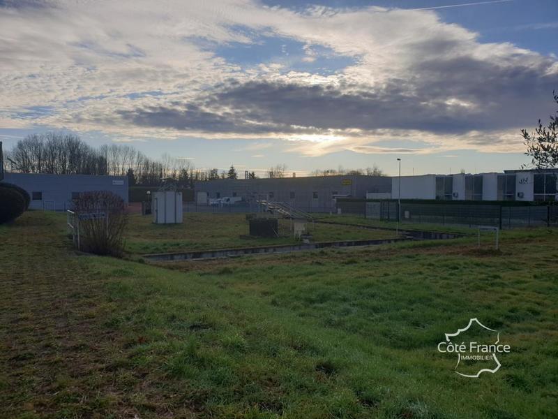 Terrain industriel - 3 819 m²