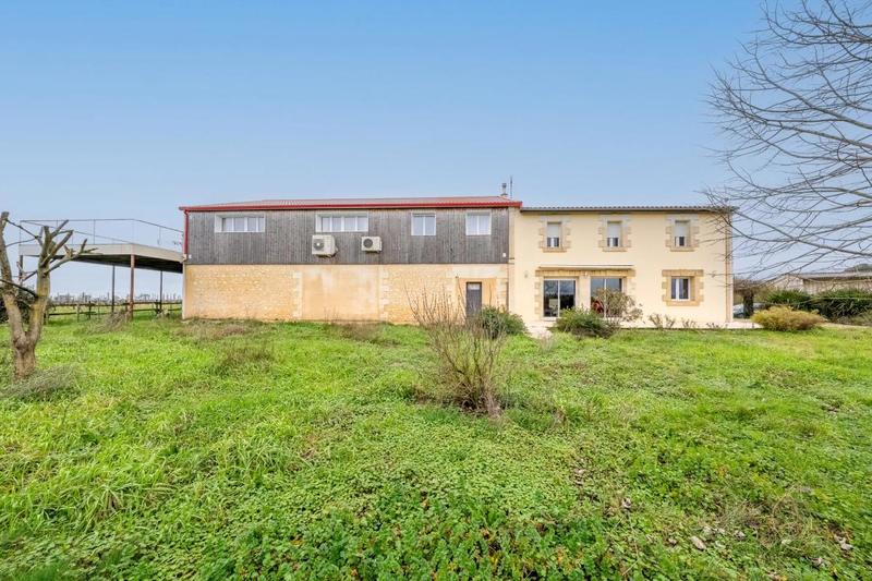 Maison - 364 m² - 9 pièces