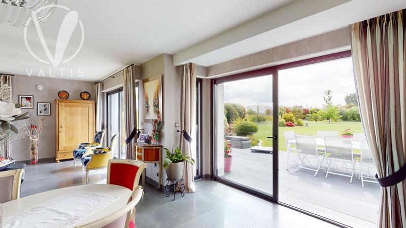 Maison contemporaine - 200 m² - 7 pièces