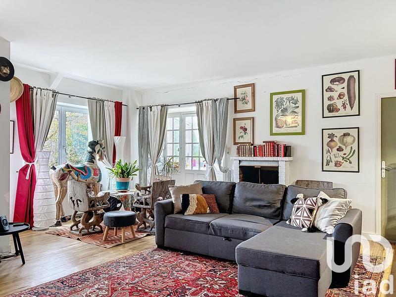 Maison - 230 m² - 9 pièces