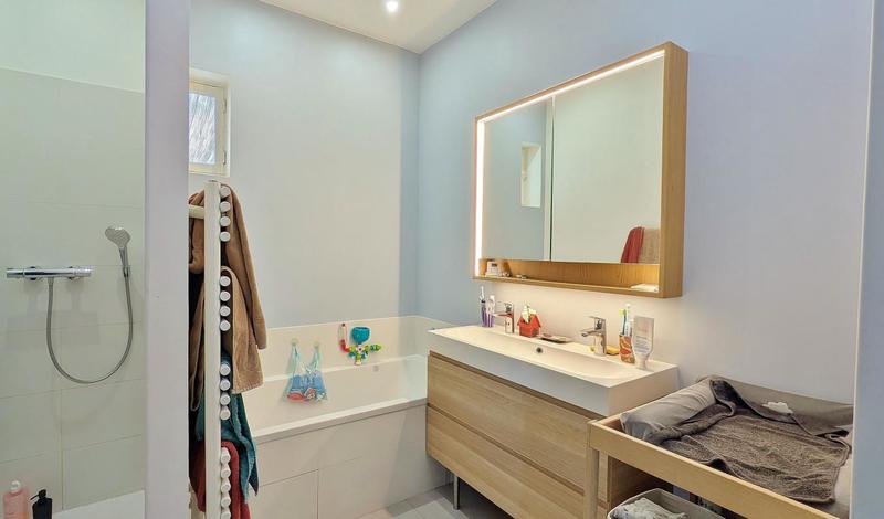 Maison - 93 m² - 4 pièces