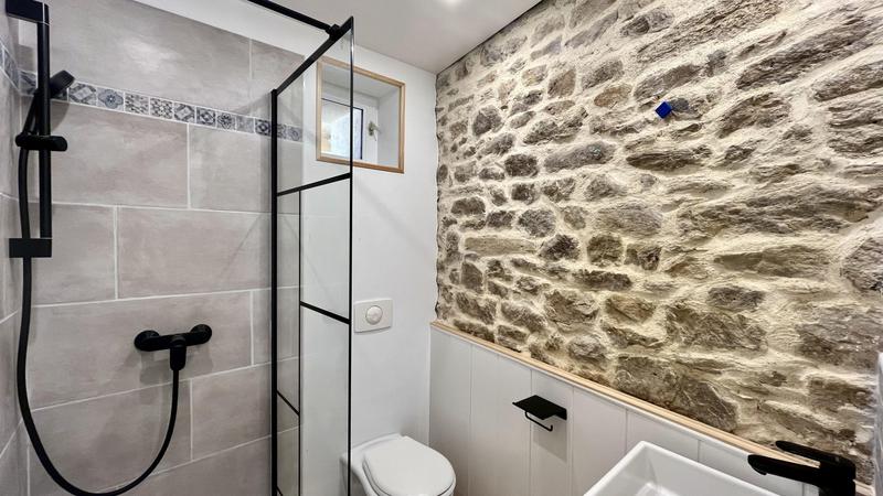 Maison - 205 m² - 9 pièces