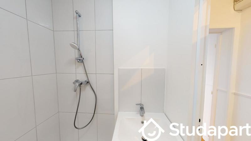 Chambre - 9 m² - 1 pièce