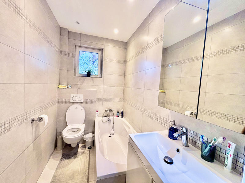 Maison - 185 m² - 6 pièces