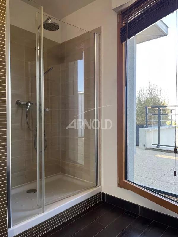 Appartement - 98 m² - 5 pièces