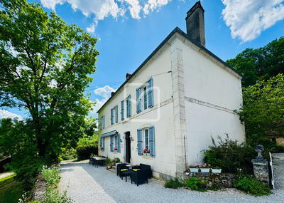 Propriété - 537 m² - 18 pièces