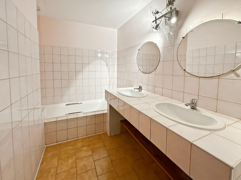 Maison - 170 m² - 8 pièces