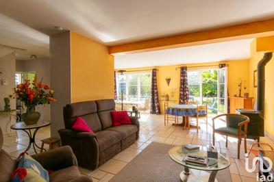 Maison - 210 m² - 6 pièces