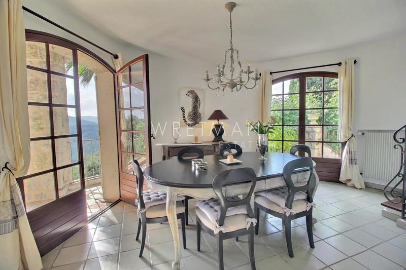 Villa - 233 m² - 5 pièces