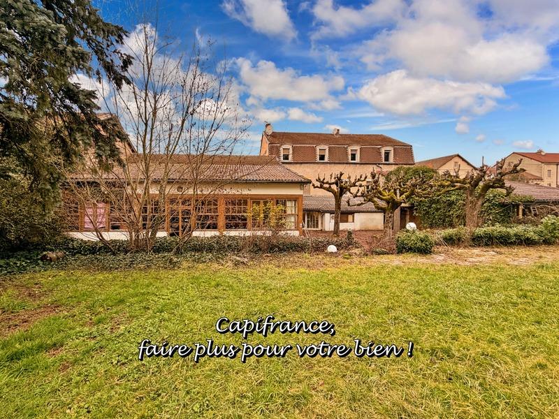 Maison - 530 m² - 13 pièces