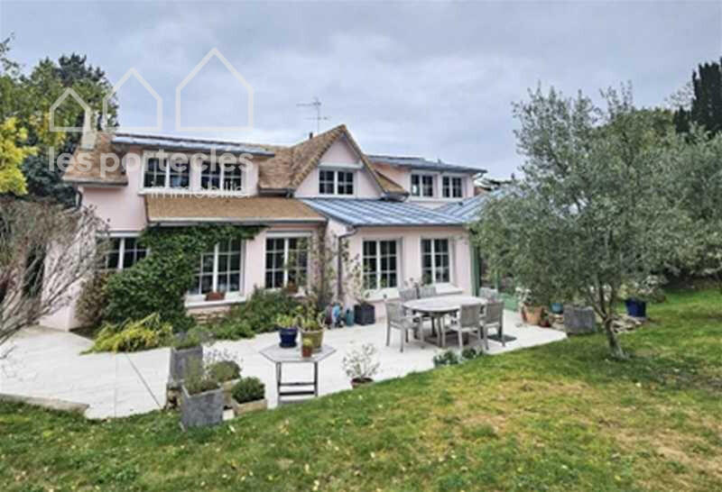 Villa - 268 m² - 10 pièces