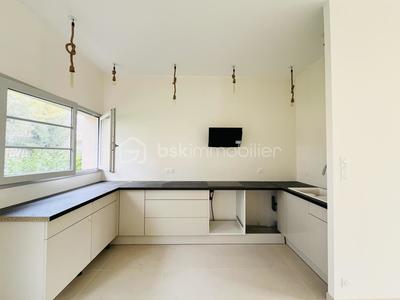 Maison - 88 m² - 4 pièces