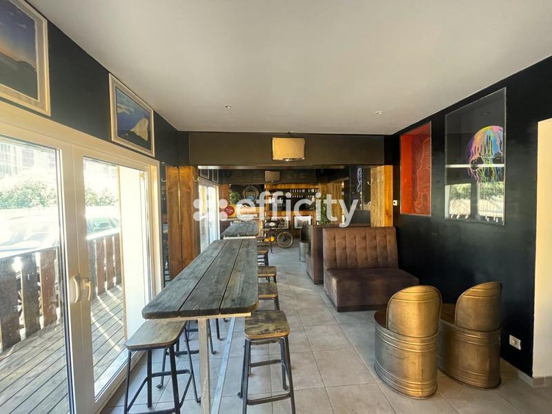 Bureau - 200 m² - 6 pièces