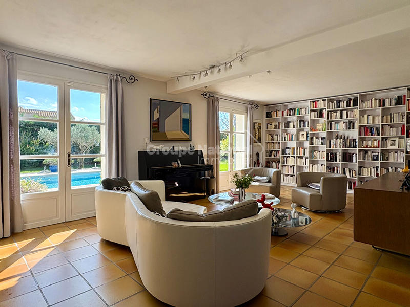 Maison - 195 m² - 7 pièces