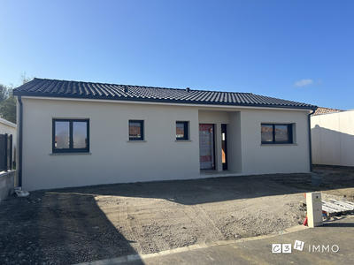 Maison - 94 m² - 4 pièces