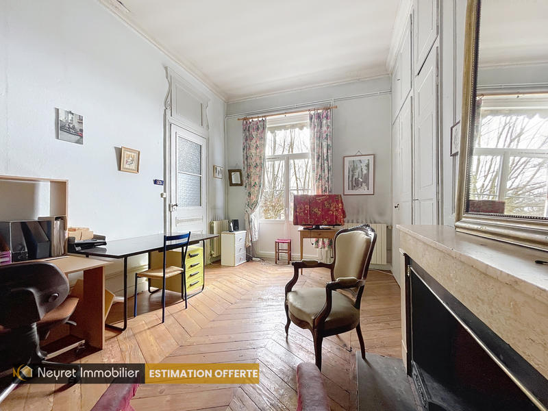 Appartement - 150 m² - 6 pièces