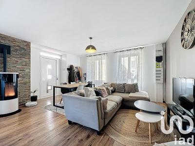 Maison - 92 m² - 5 pièces