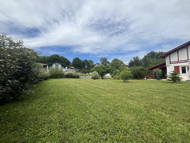 Maison - 218 m² - 5 pièces