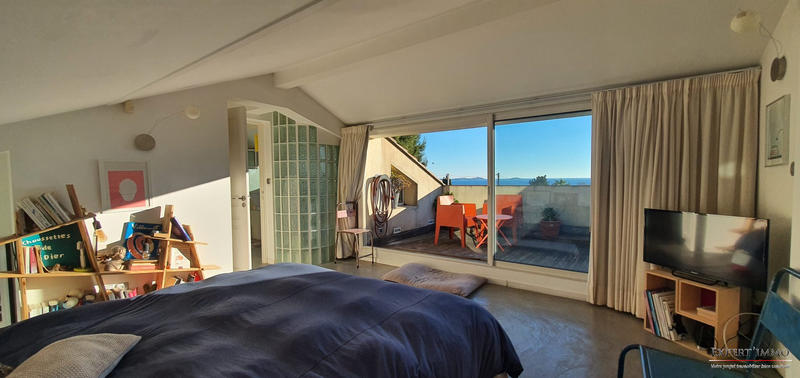 Maison - 218 m² - 6 pièces