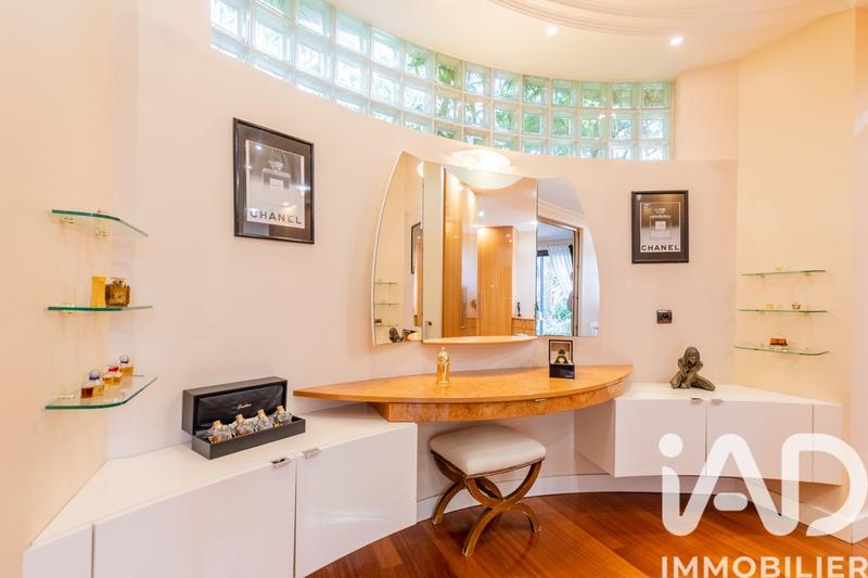 Maison de maîtres - 482 m² - 10 pièces